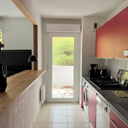 Confortable T2 Avec Terrasse, Parking, Et Internet A Cambo-les-bains, Proche Thermes Et Centre - Fr-1-495-95 * Cambo-les-Bains