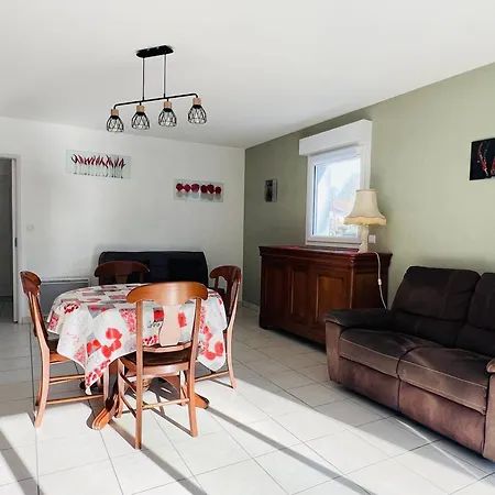 Confortable T2 Avec Terrasse, Parking, Et Internet A Cambo-les-bains, Proche Thermes Et Centre - Fr-1-495-95 * Cambo-les-Bains
